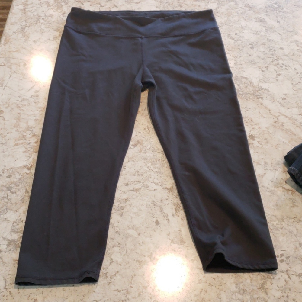 Size large Fabletics workout capris
